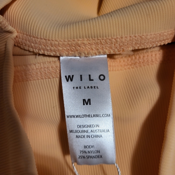 Wilo Ribbed High-Waist Bike Shorts in Peach - Picture 3 of 3